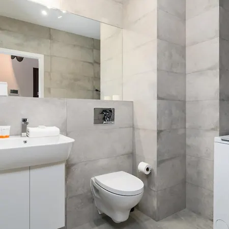 Bukowska 18 With Balcony Mtp By Renters Poznań